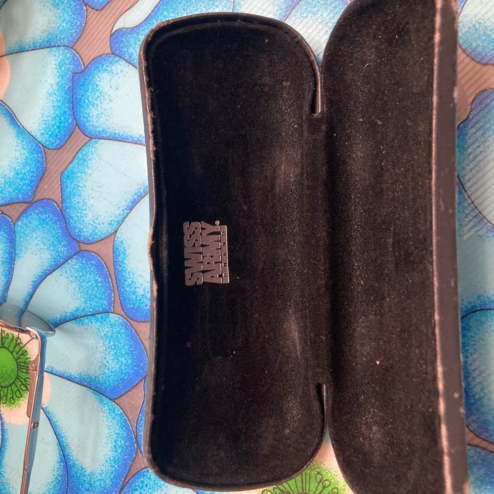 Vintage Swiss army sunglasses - Picture 11 of 13